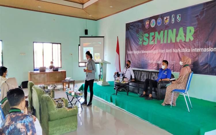 Polda Kalteng Bersama BNNP Gelar Seminar Anti Narkoba kepada Mahasiswa