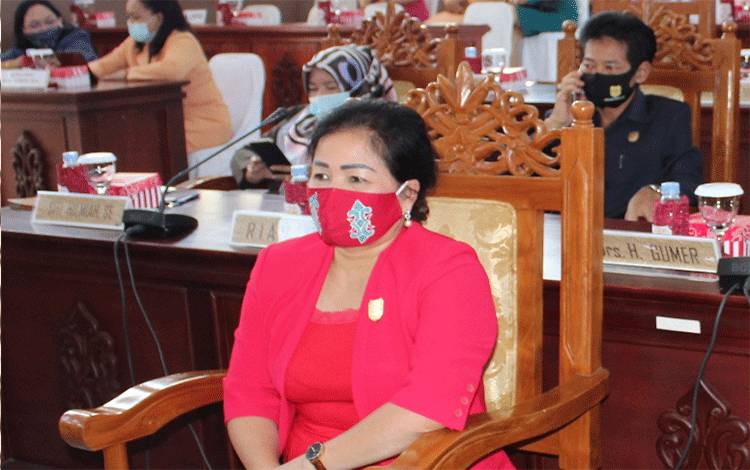 DPRD Gunung Mas Ingatkan Masyarakat Jangan Sembarangan Tunjukkan Sertifikat Vaksinasi