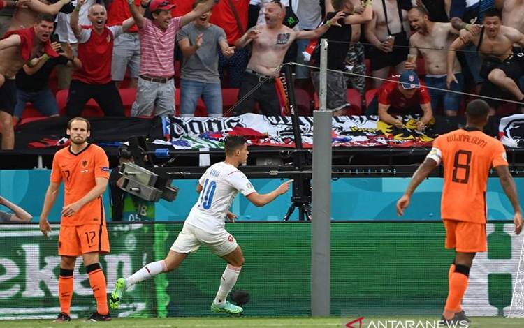 Ceko Singkirkan 10 Pemain Belanda Menuju Perempat Final