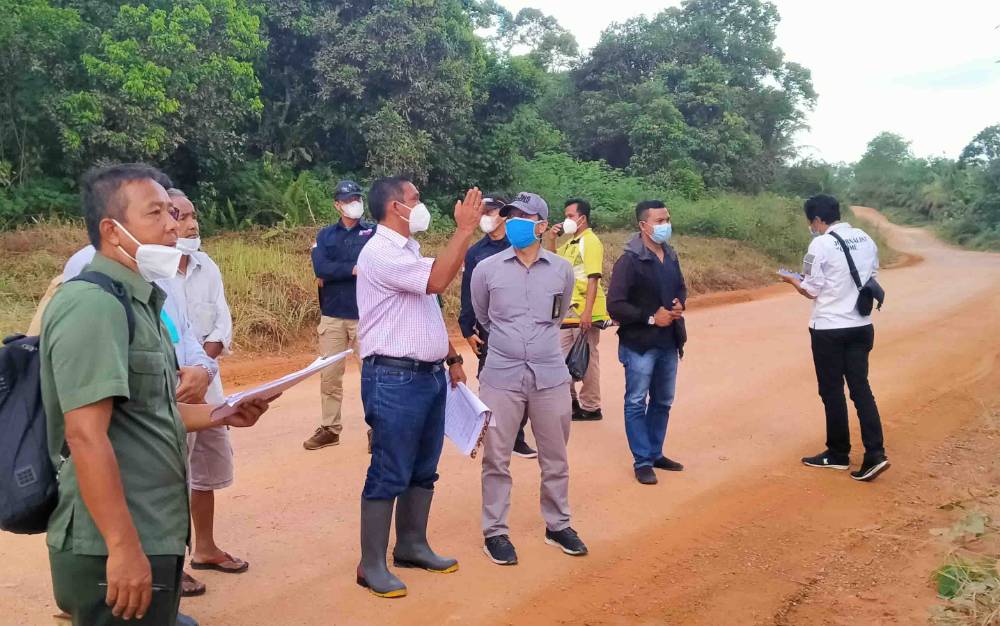 Pemeriksaan Setempat Temukan Kebun Karet Warga pada Areal yang Disebut Kawasan Hutan