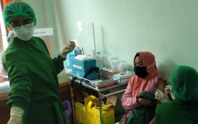Peran Aktif TNI Polri Dalam Serbuan Vaksinasi di Daerah Sangat Diperlukan