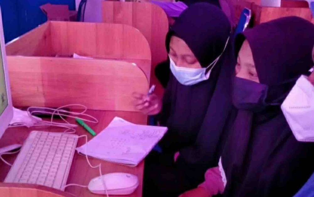 Enam Tim dari MAN Kapuas Ikuti Kompetisi Kihajar Stem Secara Online