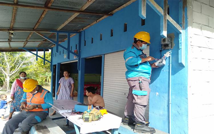 Sejumlah Meteran Listrik Warga Kasongan Disambar Petir