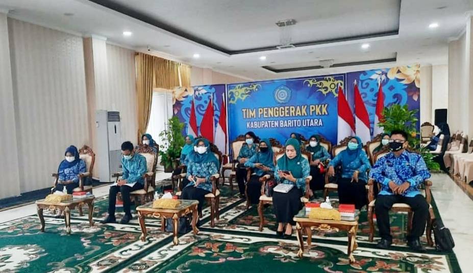 Ketua TP PKK Barito Utara Ikuti Acara Dinas P3APPKB Provinsi Kalteng Secara Virtual