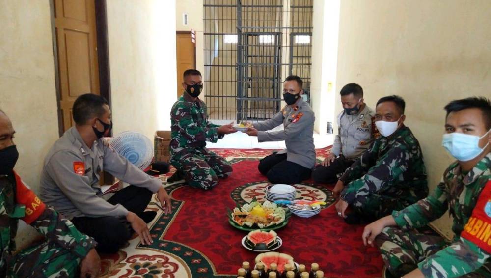 Polsek Danau Sembuluh Dapat Kejutan dari Koramil Telaga Pulang
