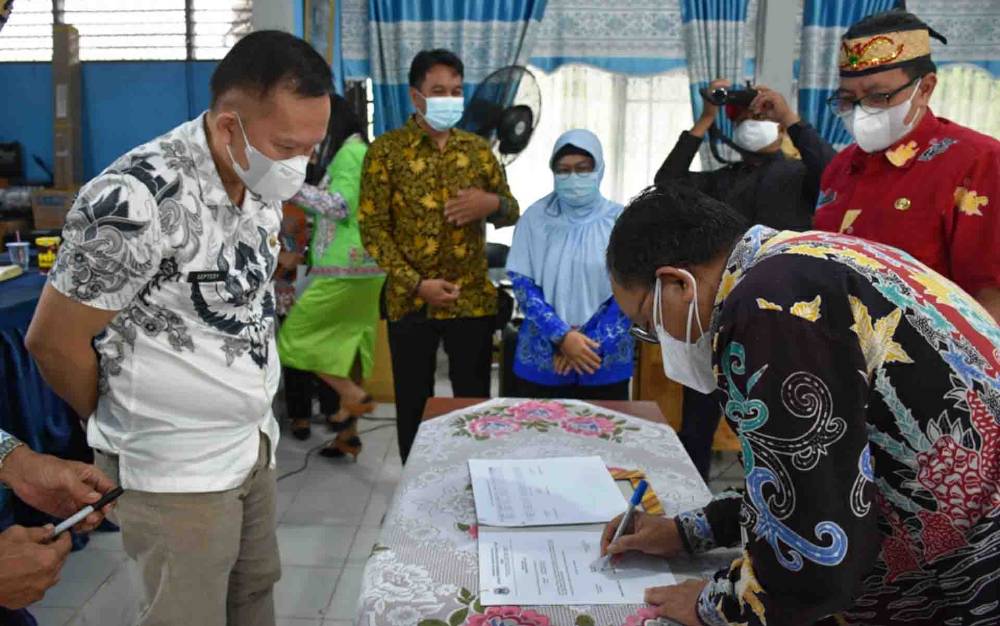 DPMD Kapuas Serahkan Dokumen Berita Acara Kegiatan Indeks Desa Membangun