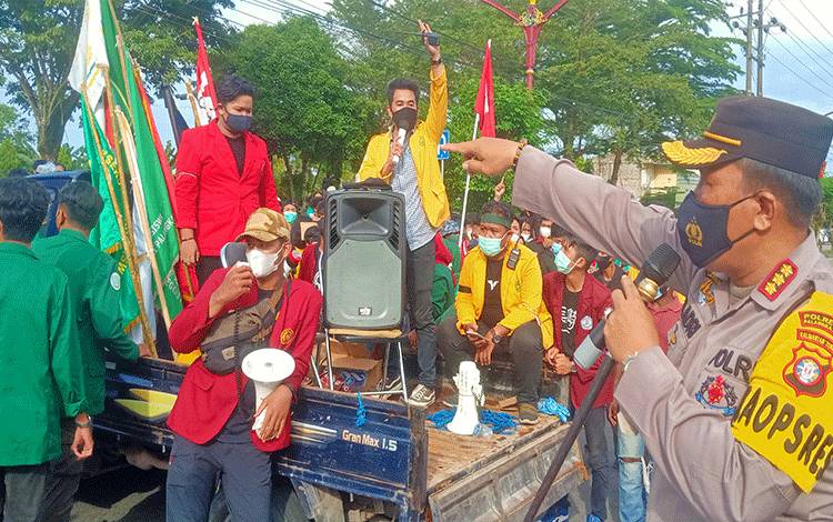 Ratusan Mahasiswa di Palangka Raya Gelar Unjuk Rasa di Masa Pandemi