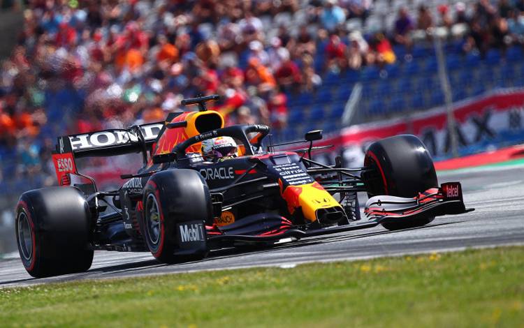 Verstappen Kembali Bawa Red Bull Raih Pole di GP Austria