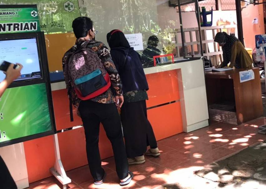 Vaksin Habis, Warga di Sampit Antre Surat Keterangan Tunggu sebagai Syarat PPDB