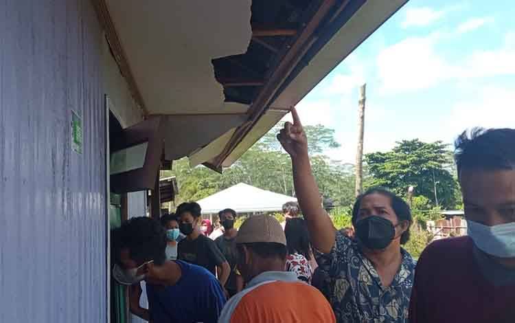 Shock Wave Penyebab Getaran dan Rusaknya Beberapa Rumah Warga Dampak Ledakan Tongkang