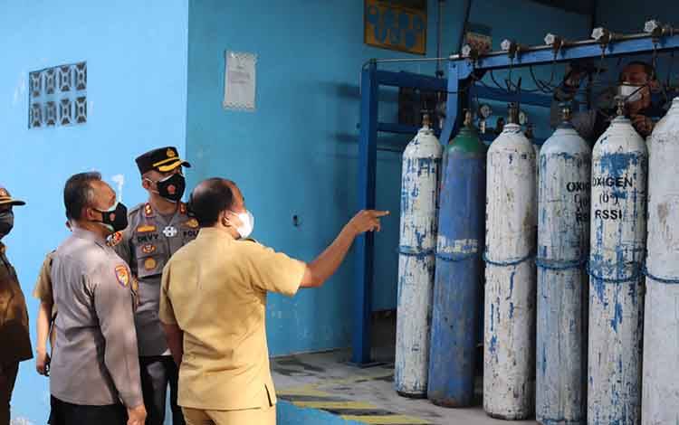 Kakorwil Polda Kalteng Tinjau Ketersediaan Oksigen di RSUD Sultan Imanuddin Pangkalan Bun