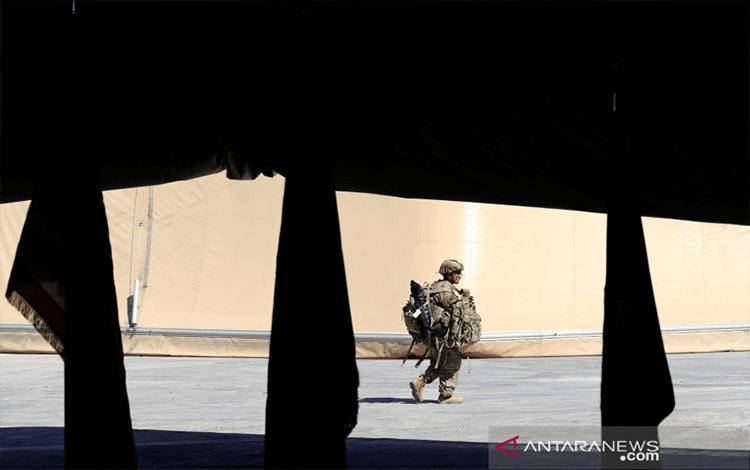 AS Mulai Gunakan Pangkalan Inggris untuk Operasi 'Pertahanan' ke Iran