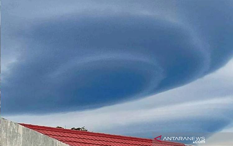 BMKG: Awan Berbentuk UFO Berbahaya