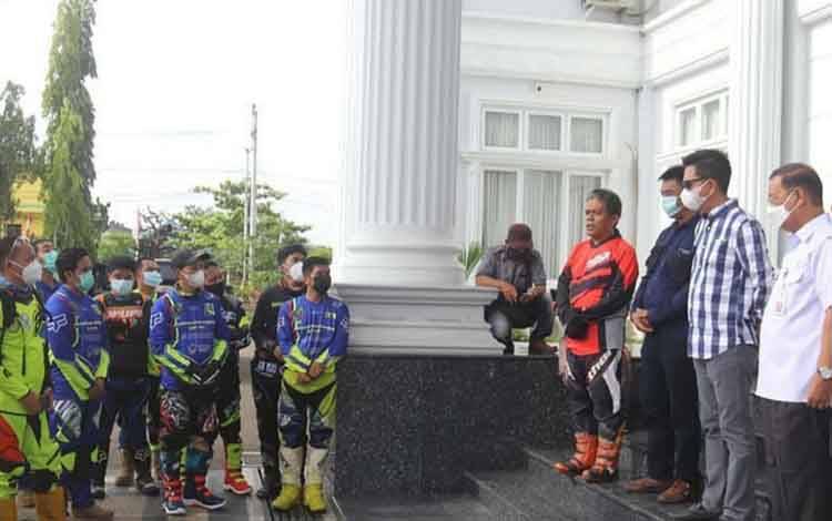 Bupati dan Wakil Barito Utara Tinjau Pembangunan di Desa Haragandang