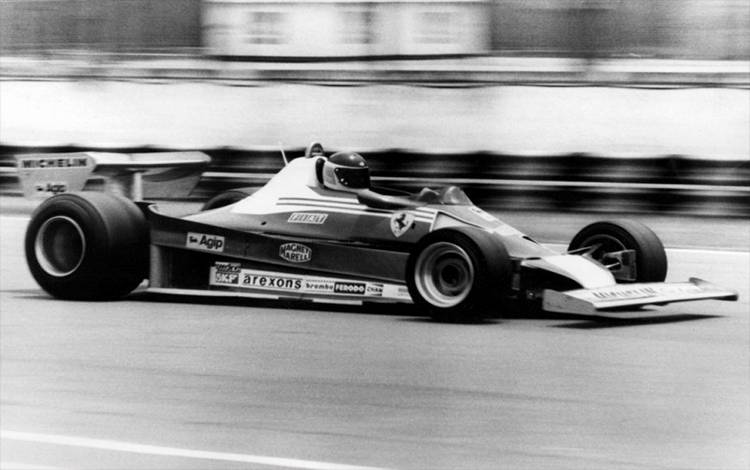 Pebalap Argentina Carlos Reutemann mengendarai Ferrari 312T di sesi latihan bebas Grand Prix Argentina, Buenos Aires. (7/1/1978). Reutemann, yang merupakan mantan senator dan juga gubernur Santa Fe meninggal dunia di Rosario Argentina pada 7 Juli 2021 dalam usia 79 tahun. (ANTARA/AFP/Noticias Argentinas)