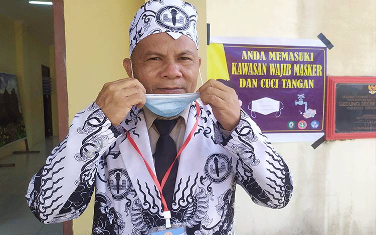 Kepala Sub Bagian Pembantuan untuk SMA, SMK, dan SLB Dinas Pendidikan Kotawaringin Timur, Asyari