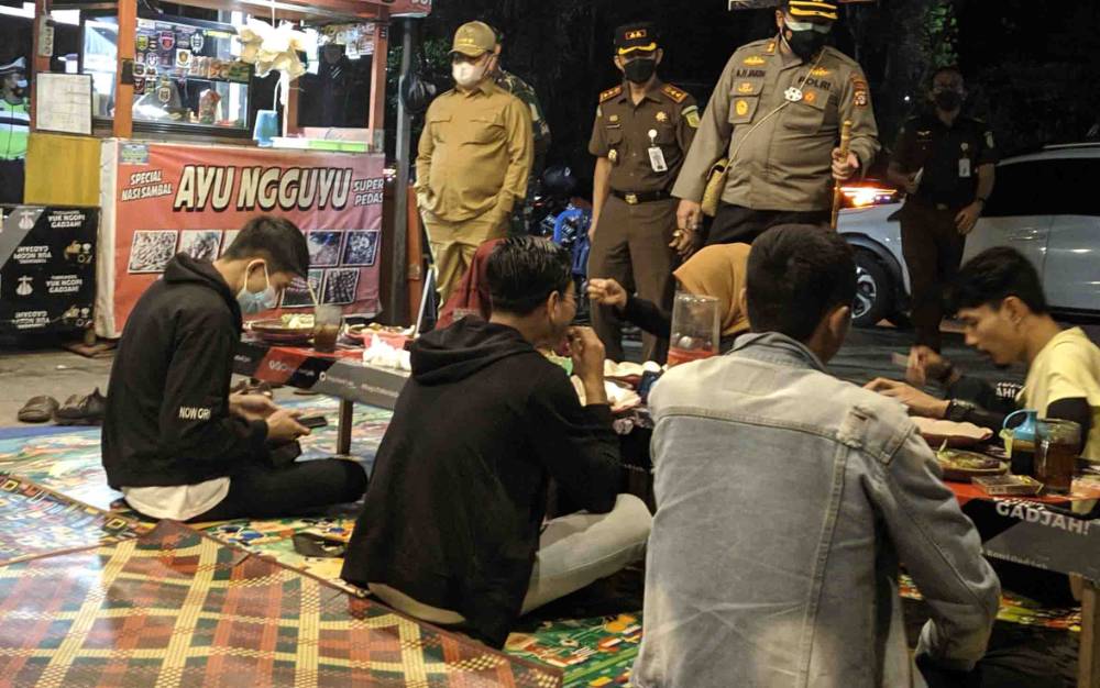 Pengusaha Kuliner dan THM atau Cafe Dibatasi Hingga Pukul 17.00 WIB untuk Makan di Tempat