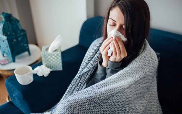 Kiat Dokter Bedakan COVID-19 vs Flu Biasa