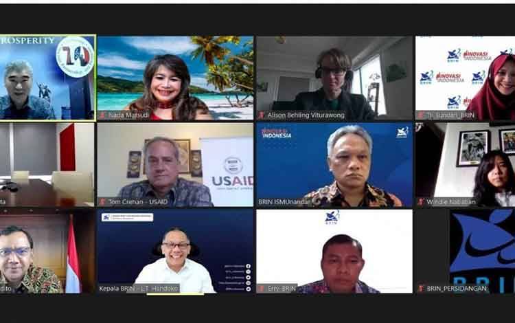 Kepala Badan Riset dan Inovasi Nasional (BRIN) Laksana Tri Handoko menerima audiensi dari Duta Besar Amerika Serikat untuk Indonesia YM Sung Y Kim melalui video conference. (Sumber: Humas BRIN)