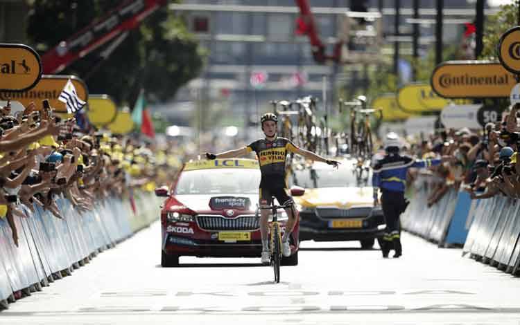 Kuss Juarai Etape 15, Pogacar Pertahankan Jersey Kuning Tour de France