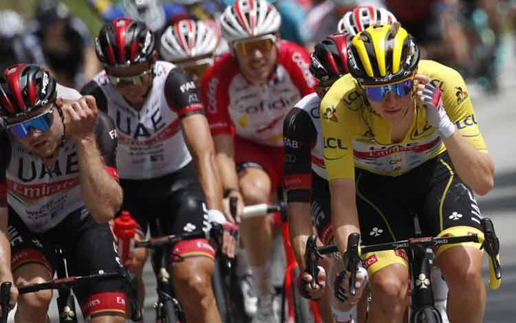 Pogacar Adem Ayem di Puncak Klasemen Umum Tour de France