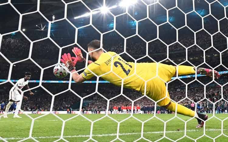 Keane Kecam Inggris karena Tugaskan Saka Ambil Penalti Penentu
