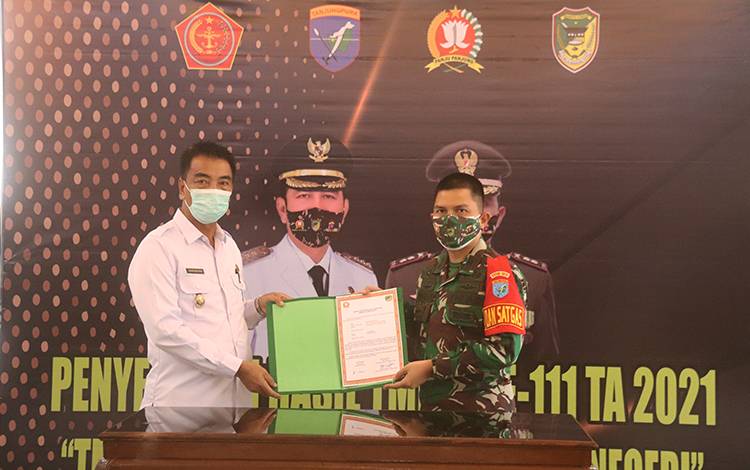 Pemkab Barito Utara Terima Hasil TMMD ke 111 dari Kodim Muara Teweh