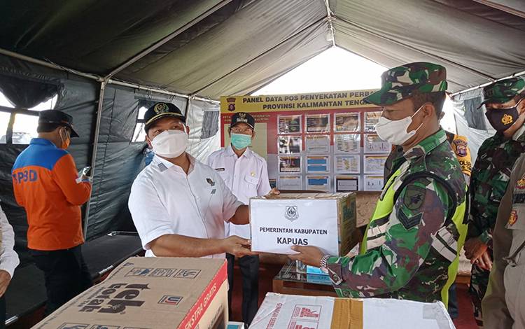 Wakil Ketua I DPRD Kapuas Beri Semangat Petugas Jaga Pos Penyekatan