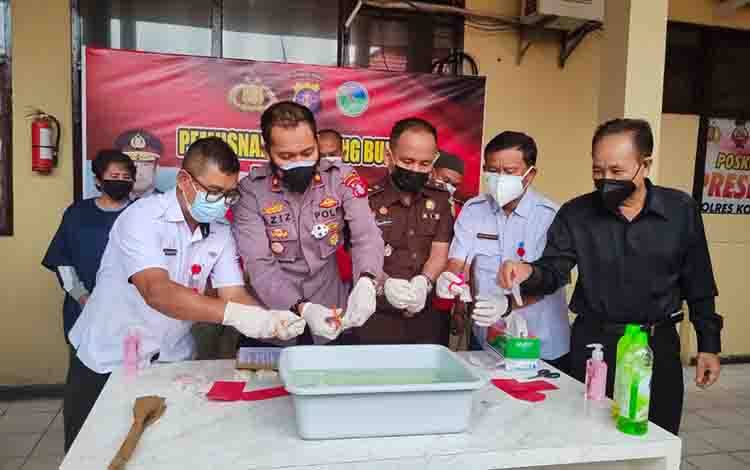 64 Paket Sabu Milik 6 Pengedar Dimusnahkan