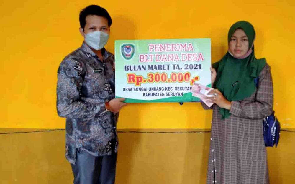 Warga Terdampak Covid-19 di Desa Sungai Undang Kembali Terima BLT-DD