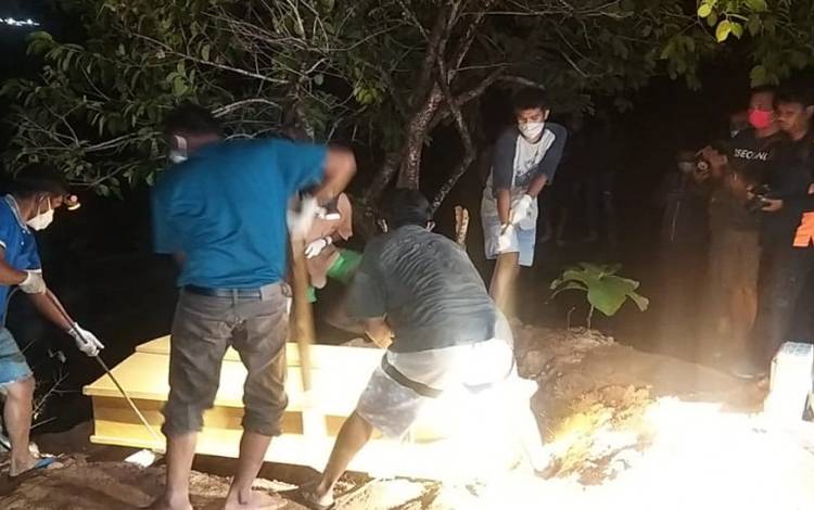 2 Jenazah Teroris Poso Dimakamkan di TPU Poboya
