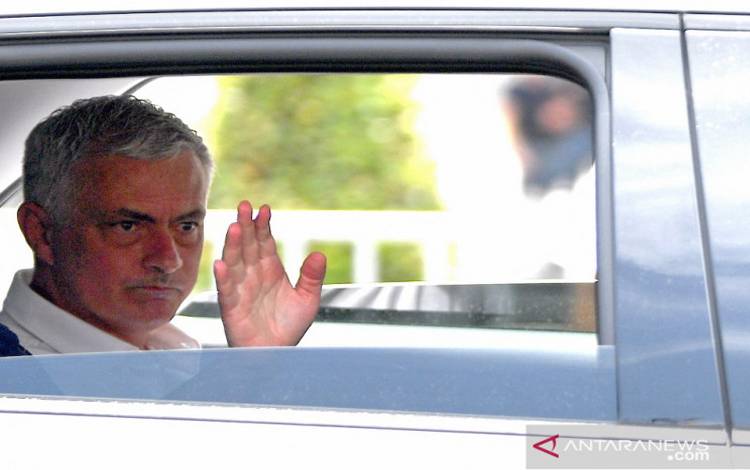 Jose Mourinho Diyakini Bisa Naikan Standar AS Roma