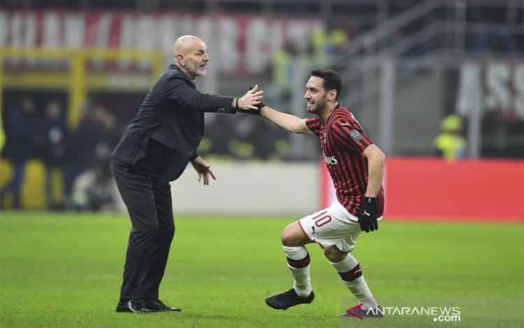 Hakan Calhanoglu: Hanya Stefano Pioli yang Menginginkan Saya di Milan