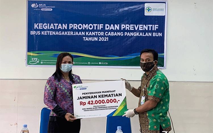 BPJAMSOSTEK Serahkan Bantuan APD kepada RSUD Sukamara