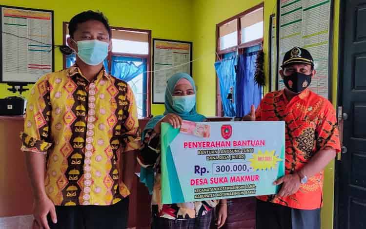 Waket II DPRD Kobar Monitoring PPKM Mikro di Desa, Berikut Hasilnya?