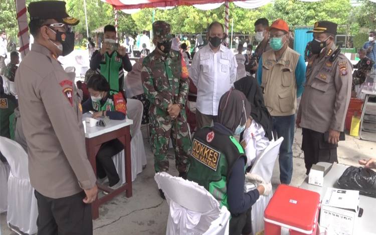 Remaja Usia 12-17 Tahun Mulai Divaksin Covid-19