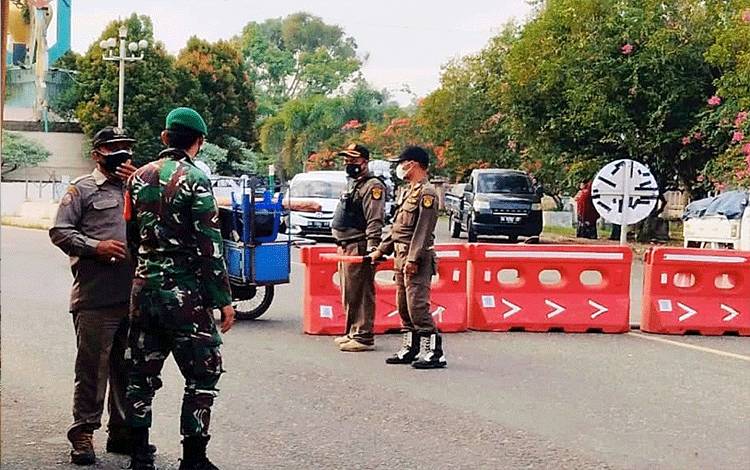 Pedagang Luar yang Akan Berjualan di 6 Pasar Ini Diperiksa Satgas Covid-19 Barito Timur