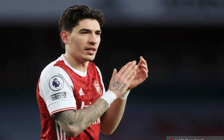 CEO Inter Milan Akui Minati Hector Bellerin dan Alex Telles