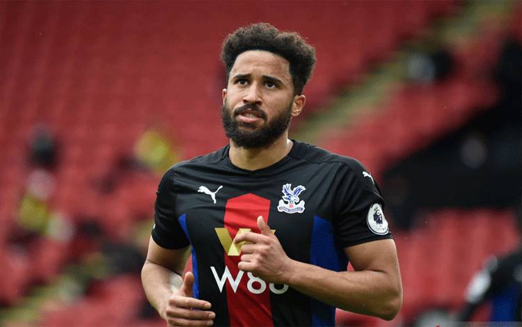 Andros Townsend saat bermain untuk Crystal Palace dalam pertandingan Liga Premier Inggris lawan Sheffield United di Bramall Lane, Sheffield, Inggris, 8 Mei 2021. ANTARA/REUTERS/RUI VIEIRA