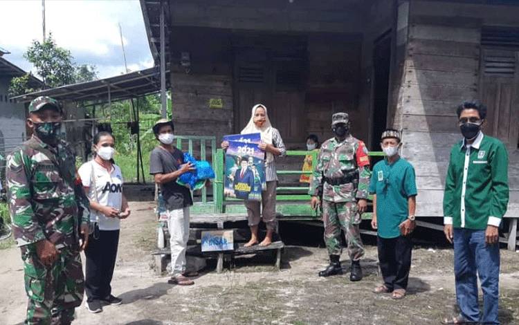 DPC PKB Palangka Raya Beri Bantuan Warga Isolasi Mandiri