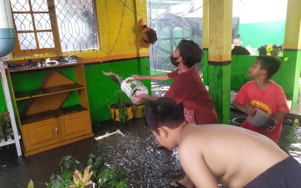 Berkas Penting hingga Seragam Murid Baru SDN 4 Ketapang Turut Terbakar