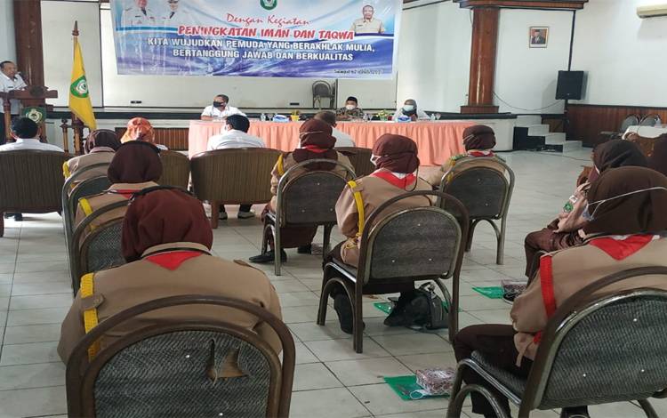 Dispora Kotim Berikan Bimbingan Keagamaan kepada Pelajar