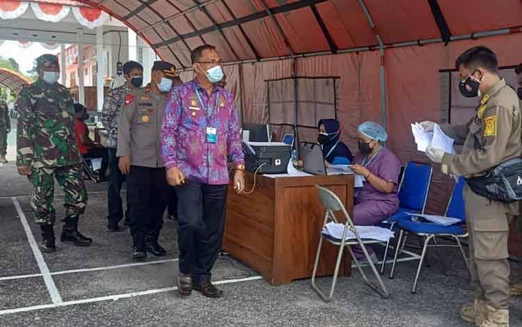 Kejari Katingan Gelar Vaksinasi Covid-19 Massal