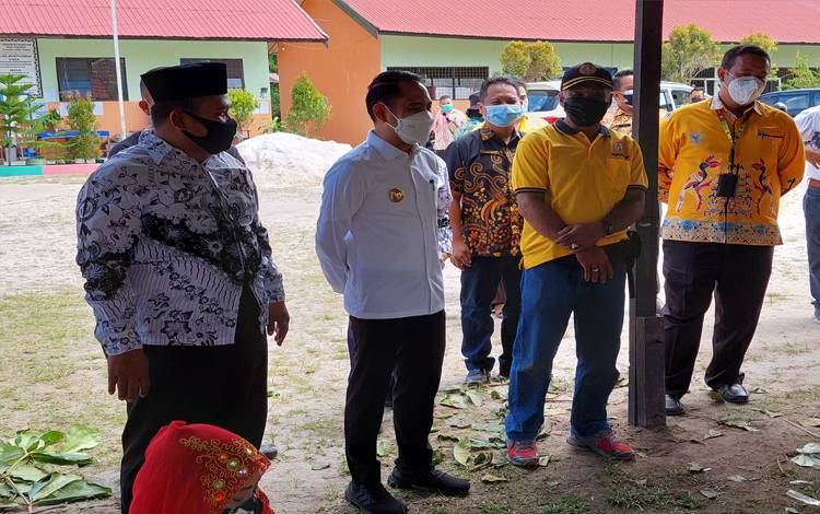 PGRI Kota Palangka Raya Berbagi dengan Berkurban