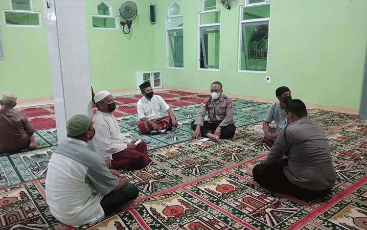 Polres Seruyan Sosialisasikan Prokes di Tempat Ibadah