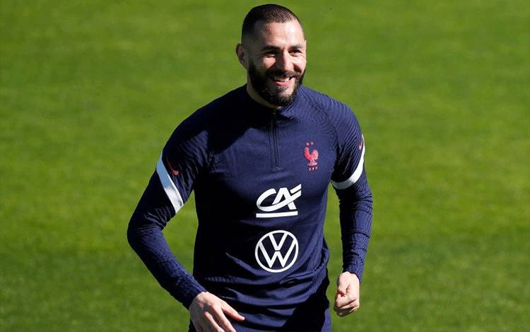 Foto arsip - Pemain timnas Prancis Karim Benzema saat berlatih di Clairefontaine, Clairefontaine-En-Yvelines, Prancis, 28 Mei 2021. (ANTARA/REUTERS/GONZALO FUENTES)