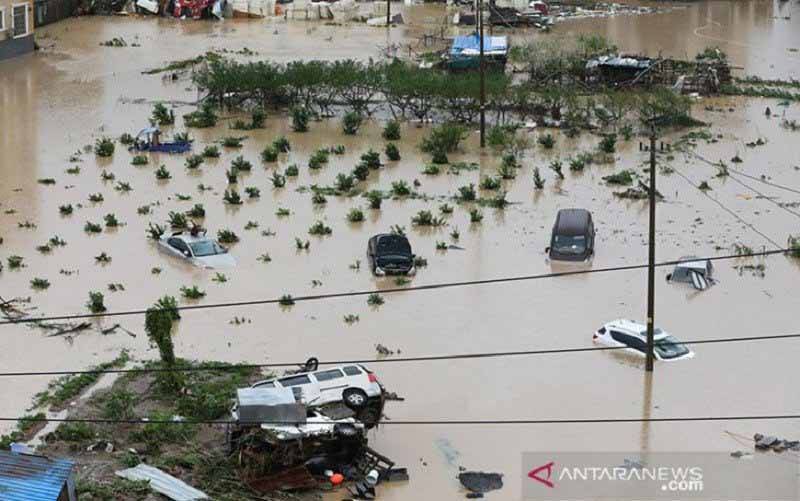 Ilustrasi - Sejumlah mobil terendam akibat banjir setelah Topan Lekima menghantam Kota Dajing di Wenzhou, Provinsi Zhejiang, China, Sabtu (10/8/2019) waktu setempat. (foto : ANTARA/REUTERS/Zhejiang Daily/Jiang Chao/aa)