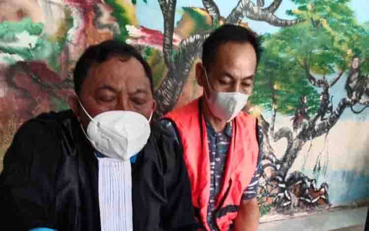 Gustap Jaya terdakwa kasus penggelapan.