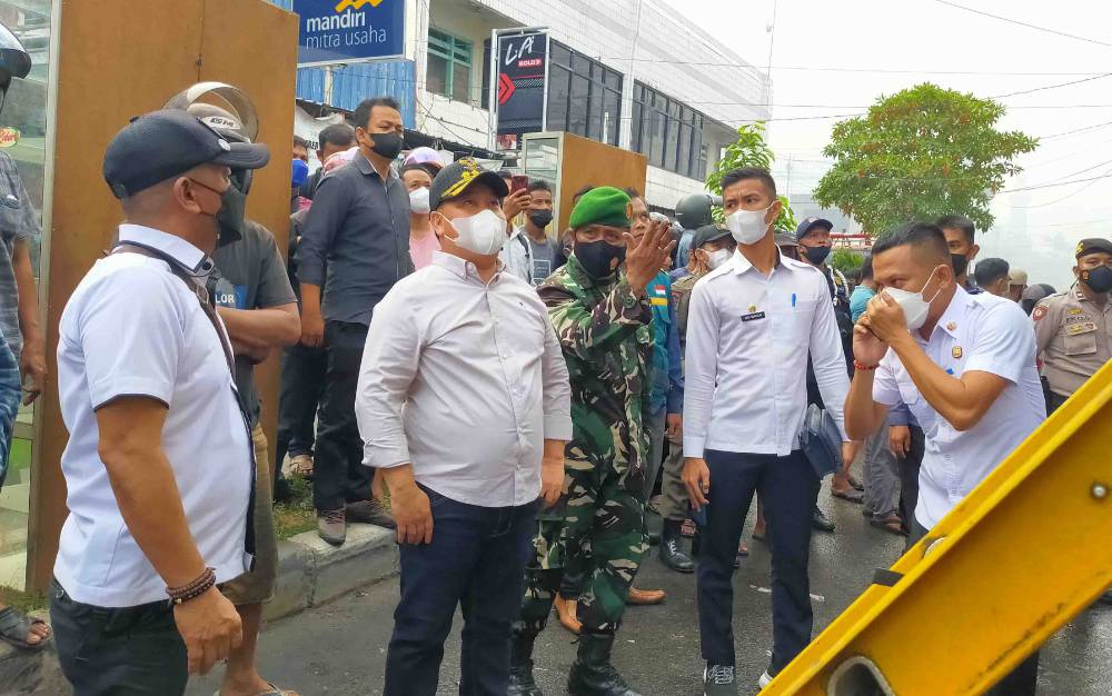 Bupati Kotim Pantau Langsung Musibah Kebakaran di Sekitar PPM Sampit