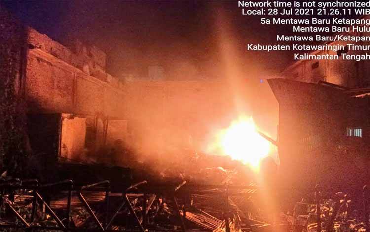 Api sempat menyala lagi tadi malam dan sempat membuat panik